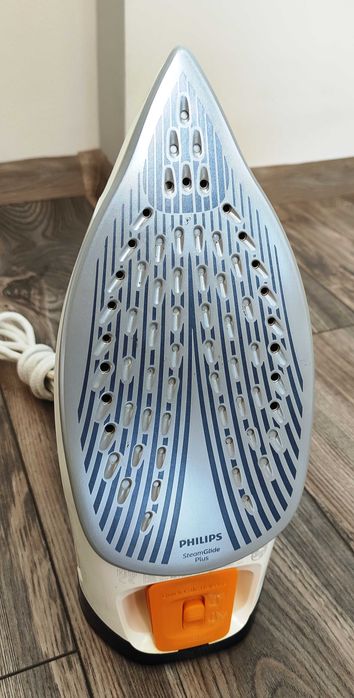 Парна ютия Philips Azur NL9206AD-4, 2400 W, Незалепваща гладеща плоча Steam Glide Plus, като ново