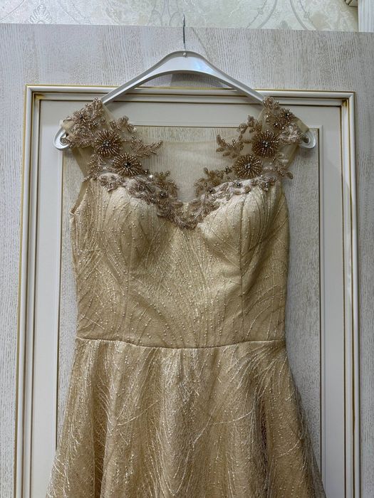 Вечернее платье. Б/у в отличном состоянии