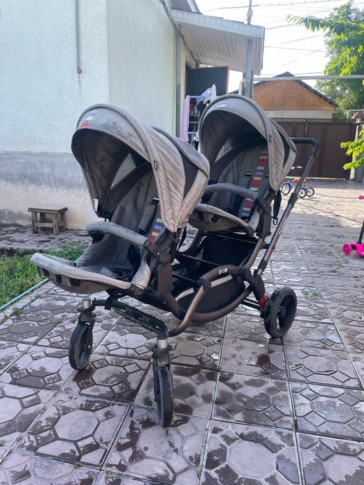 Коляска для двойни (близнецов), можно погодкам