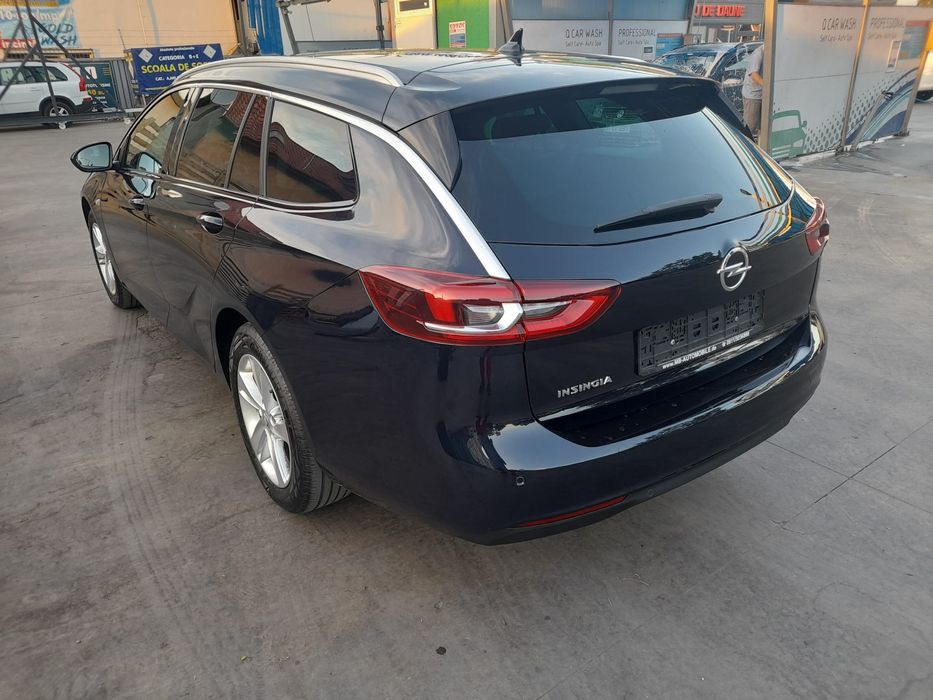 Montam folii auto omologate RAR LLumar și solarzone  Zona Centrala