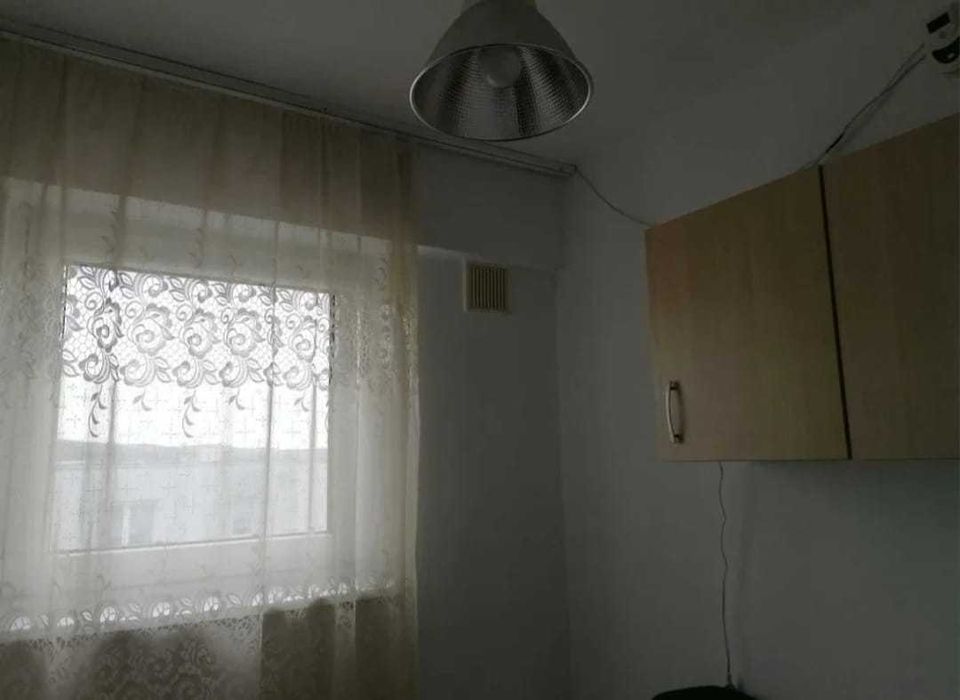 Apartament cu o camera de vanzare Tudor zona Parc Substejeriș