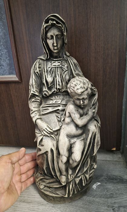 Statuetă deosebită Michelangelo Buonarrati Madonna Fecioara Maria cu Pruncul Iisus Sedes Sapientiae din ceramică fină, din anii 1950.
