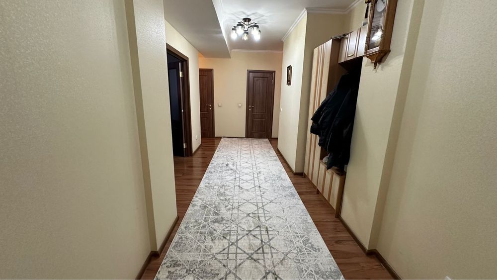 Продается два шкафа с обувницей