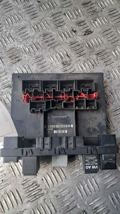 modul confort VW Passat B6 2.0 TDI BMP an 2007 cod 3C8937049AB