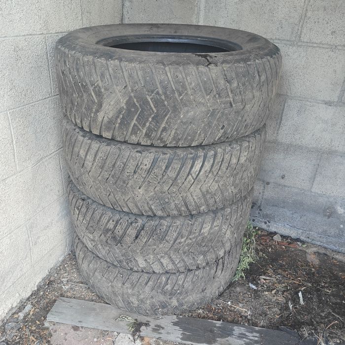 Продам авто шины r17 и r18