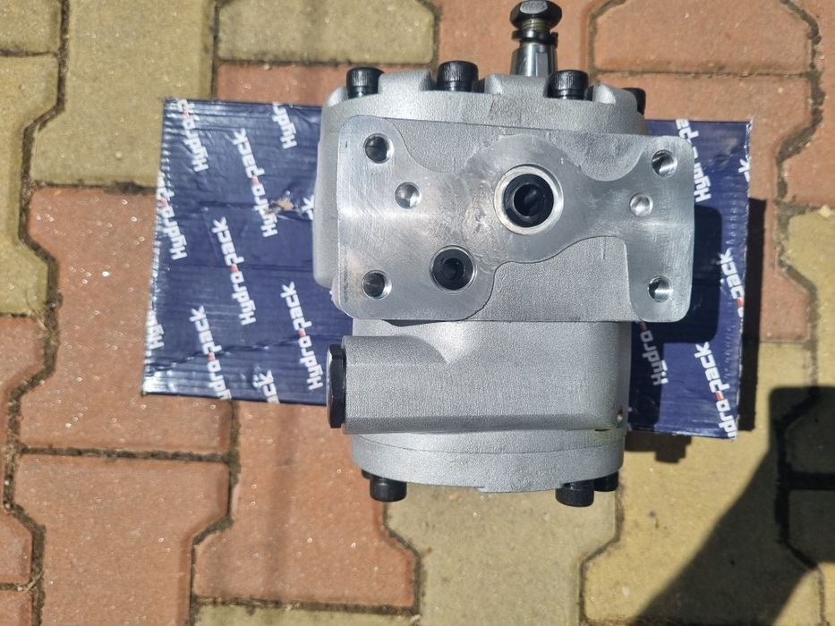 Pompa hidraulica tractor U650 H801