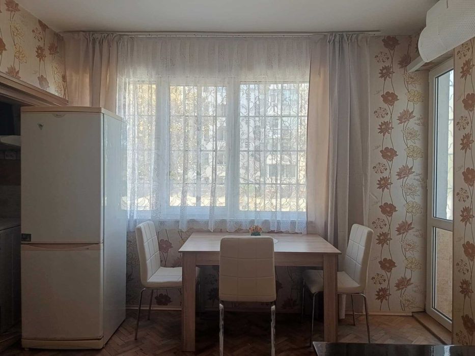 Дава се под наем Двустаен апартамент в Варна, Зимно кино Тракия - 50 кв.м за 408 € - Снимка #1