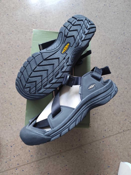 Обувки сандали 45 номер