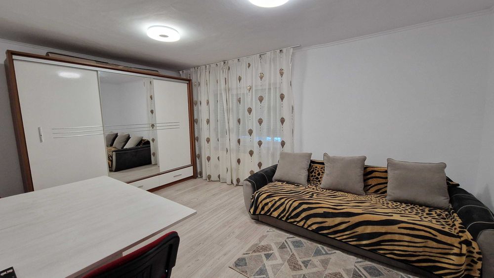 Dau închirie Apartament 4 camere mobilat parter ínalt zona Decebal Oradea