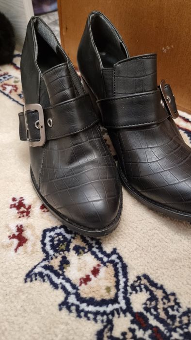 Продам стильные женские ботильоны