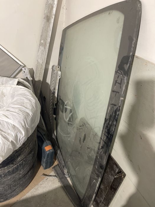 Лобовое стекло на camry55