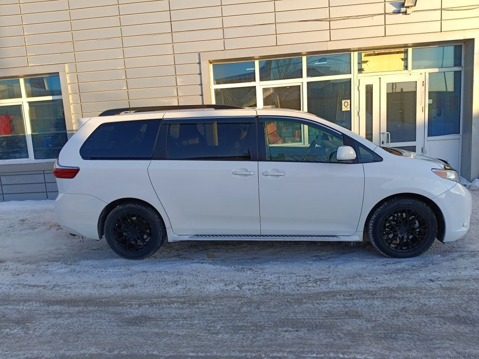 Продам Toyota Sienna
