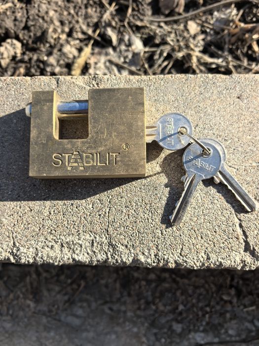 Продам немецких 2 замка