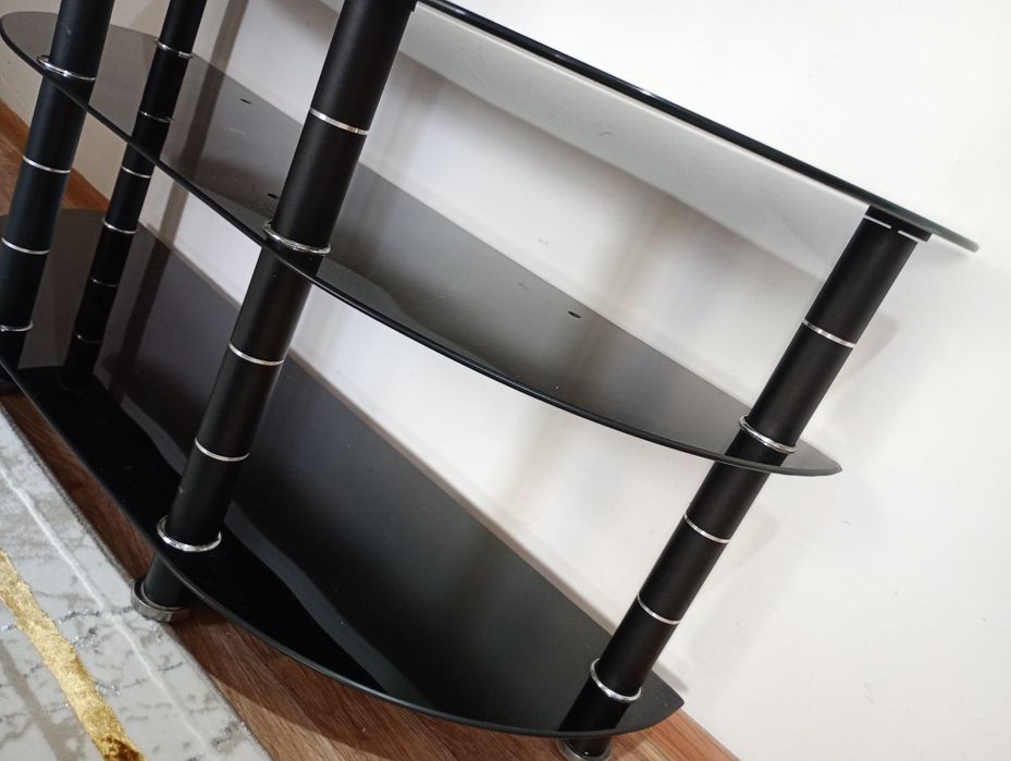 Сатылады тек бір аяғы түсіп қала береді.а былай сынаған әйнектері