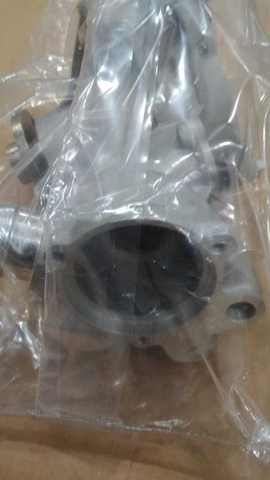 Разпродажба - Водна помпа за Мерцедес W202 W124 / Mercedes