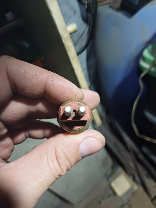 Бензанасос мерседес 190