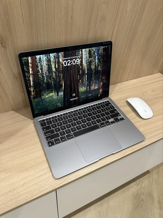 MacBook Air M1 2020 | 8 ГБ | Space grey