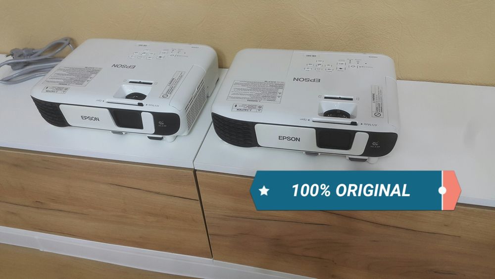 Firminniy EPSON { Проектор } Proektor. 100% ORIGINAL.