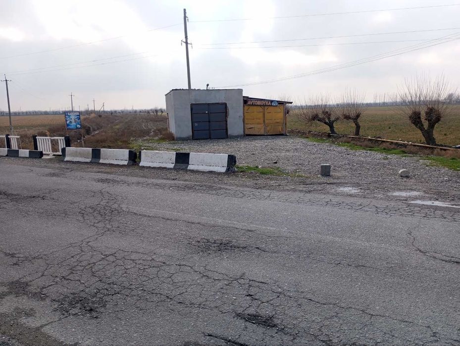 Tayyor biznes va 45 sotix yer chelak shaxriga yaqin kattayo'l boyida