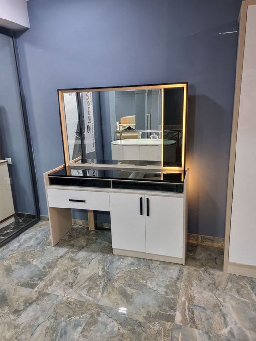 Сифатли мебель сотилади 740$