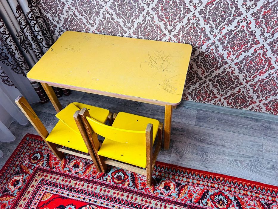 Детские стол стулья
