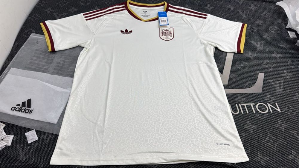 Tricou spania.