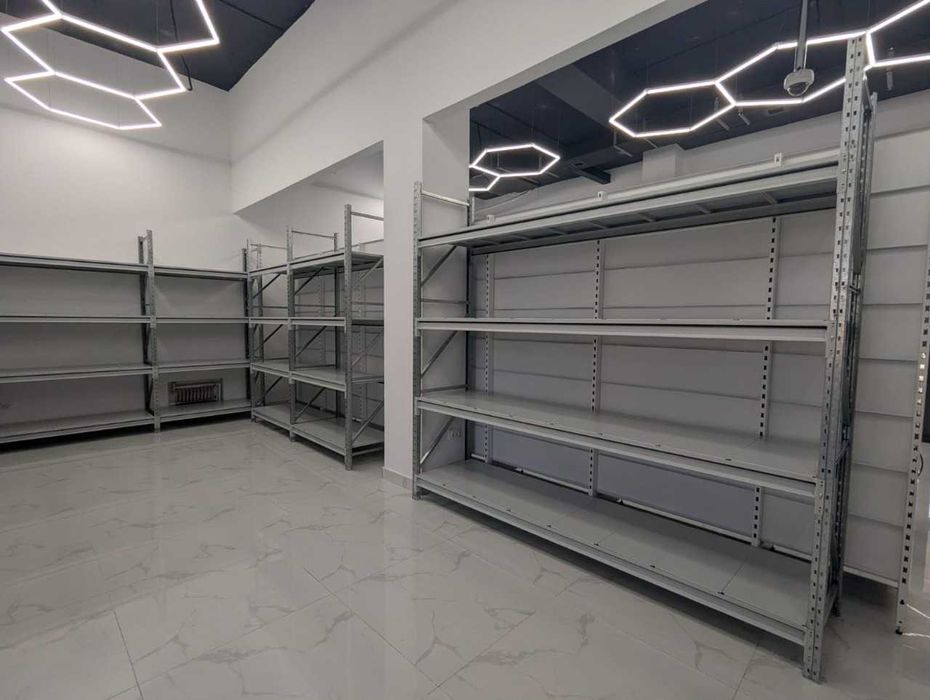 Среднегрузовые стеллажи для хранения в логистические компании