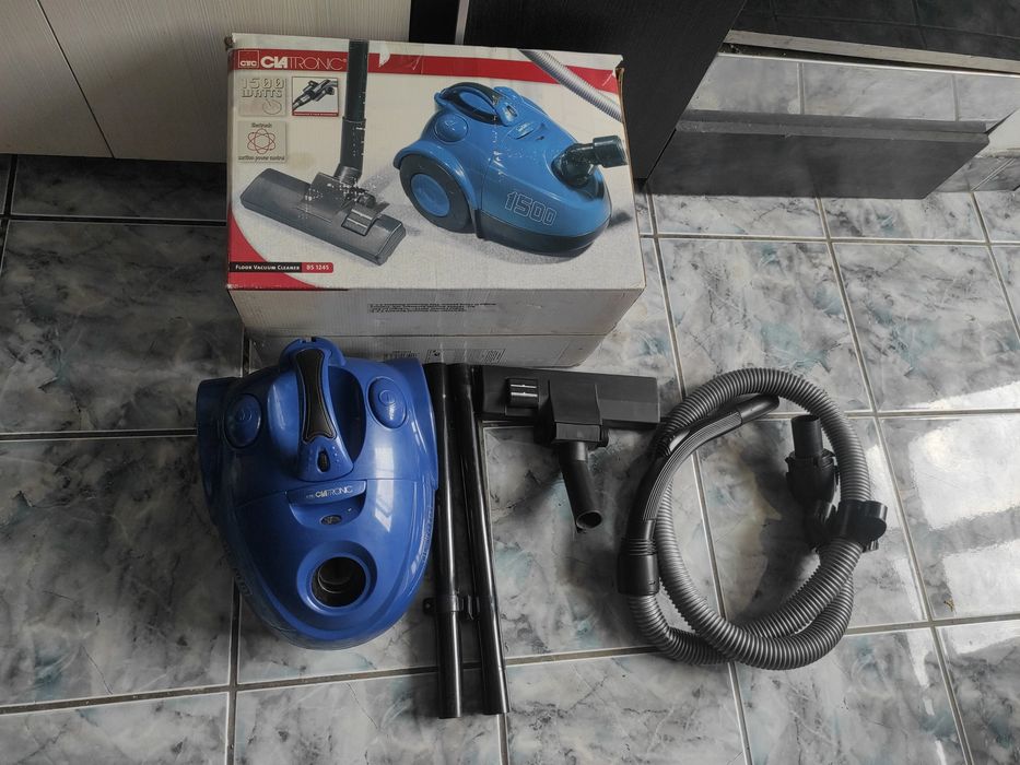 Aspirator cu sac în perfectă stare de funcționare. Este aproape nou.