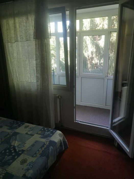 Inchiriez apartament 3 camere,sector 4,Bucuresti.