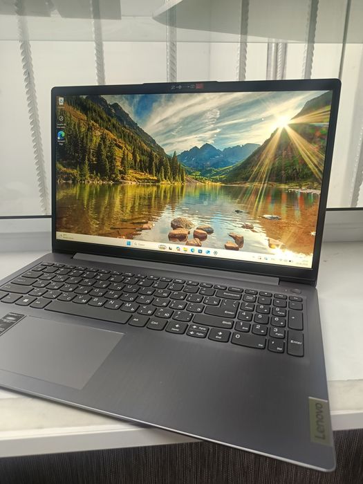 Lenovo ideapad 3 core i3 1215U