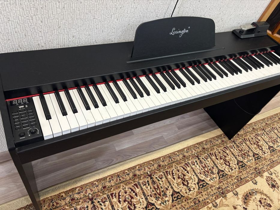 Цифровое пианино Lexington