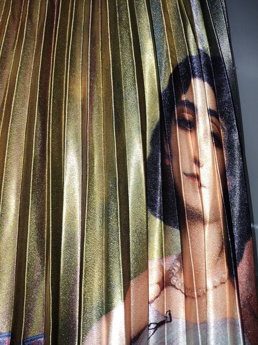 Fusta plisata din satin imprimeu retro