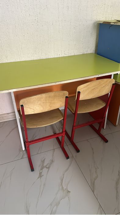 Продам парты и стулья в садик