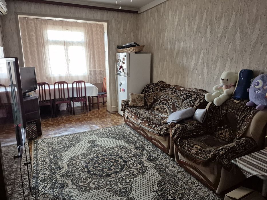 Продаётся 3х комнатная квартира в спальное районе