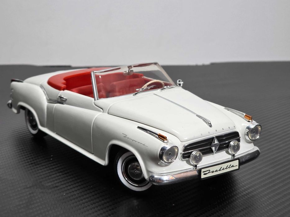 Macheta Auto 1/18 Revell Borgward Isabella Roadster
