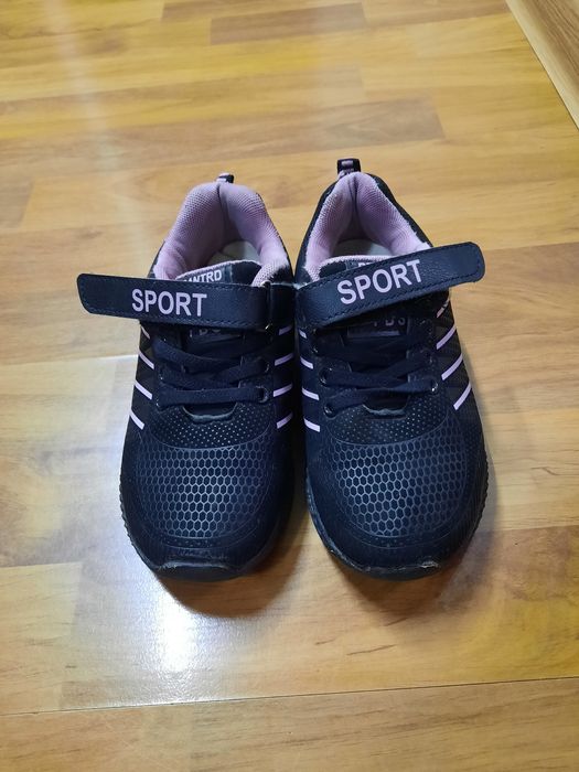 Продам кроссовки