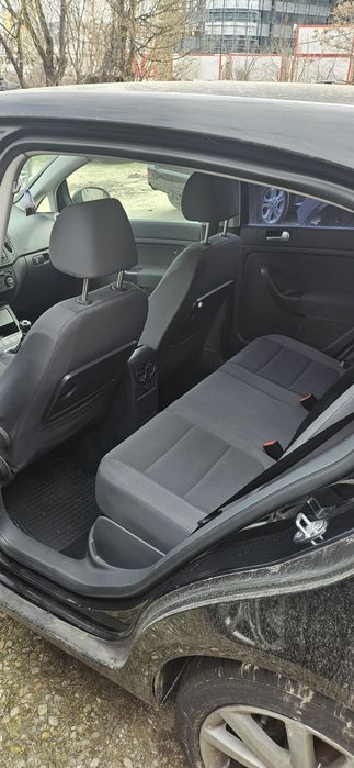 Vand Golf 5 plus 1.9 tdi sau schimb cu volvo v40