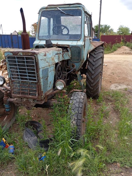 Трактор МТЗ 80  .