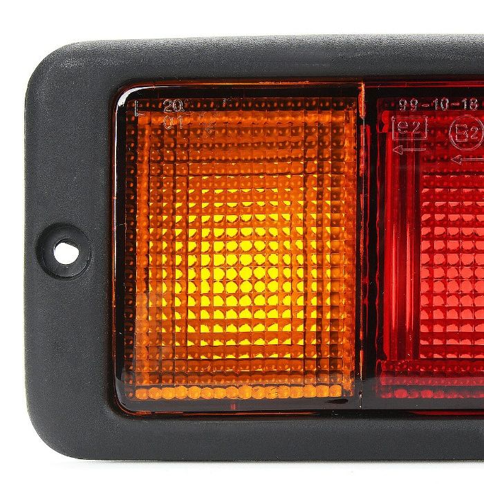 LAMPA SPATE (din bara) Mitsubishi Pajero MK 2 - Fabricatie 1991-1996