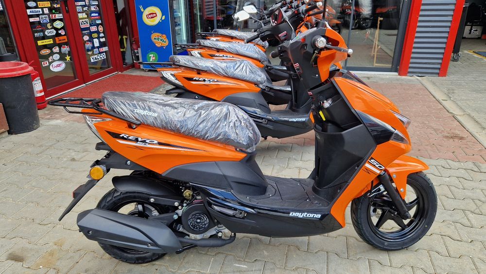 Scuter fara permis Daytona Revo 50 pe benzina moto llivrari, curier