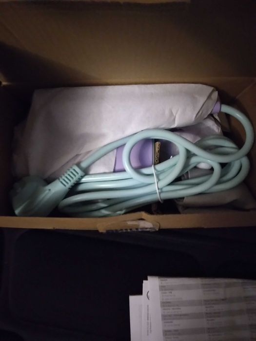 Aparat de calcat vertical cu aburi Philips STH3010/30 Seria 3000,