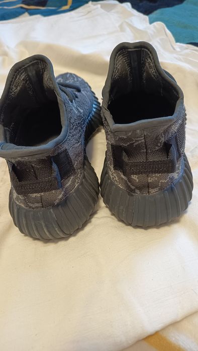 Yeezy Boost 350 V2