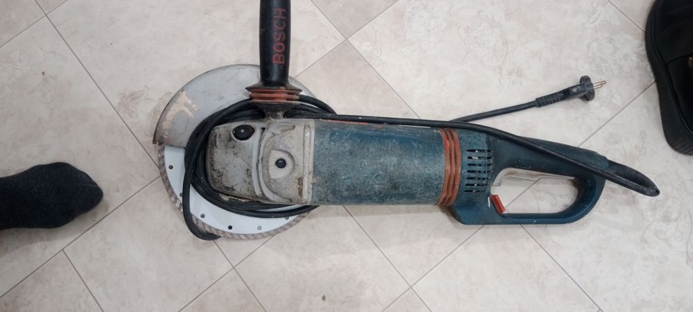 Болгарка BOSCH 230..