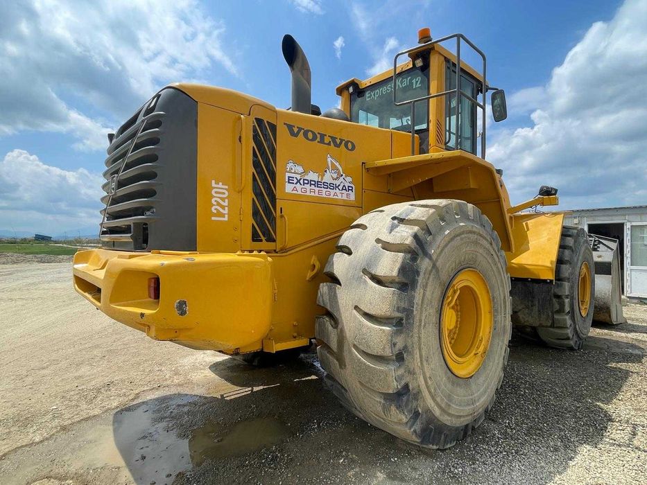 Incarcator frontal  VOLVO L220F