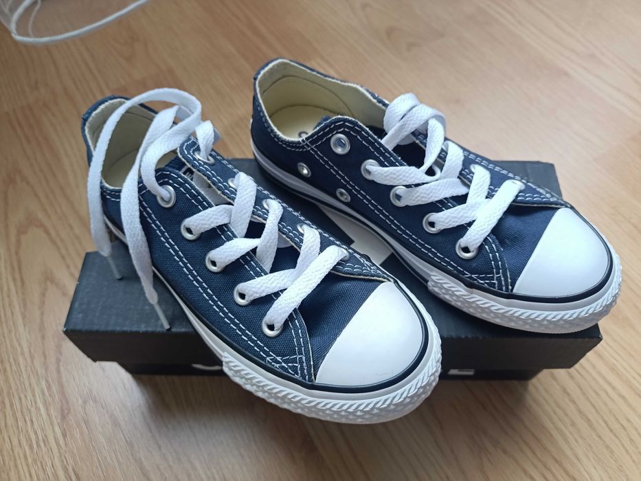 Vand adidasi noi copii, Converse