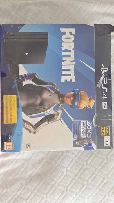 PS4 PRO  1tb storage , 4 controllere