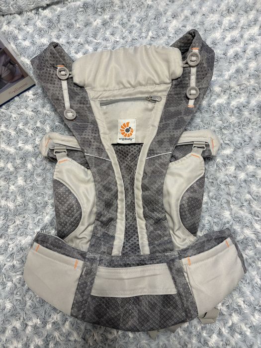 Ergobaby omni breeze