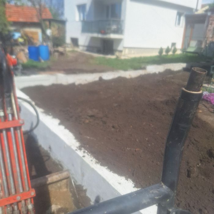 Услуги със малък и комбиниран багер