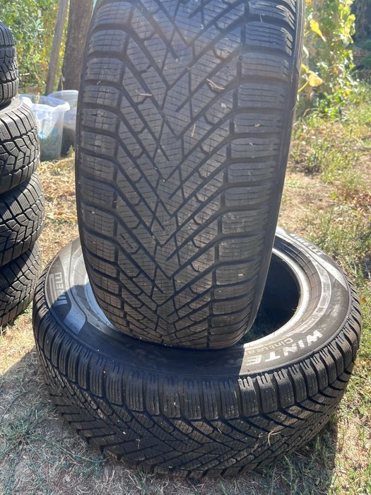 Продавам 2бр гуми 225/55R17 Pireli