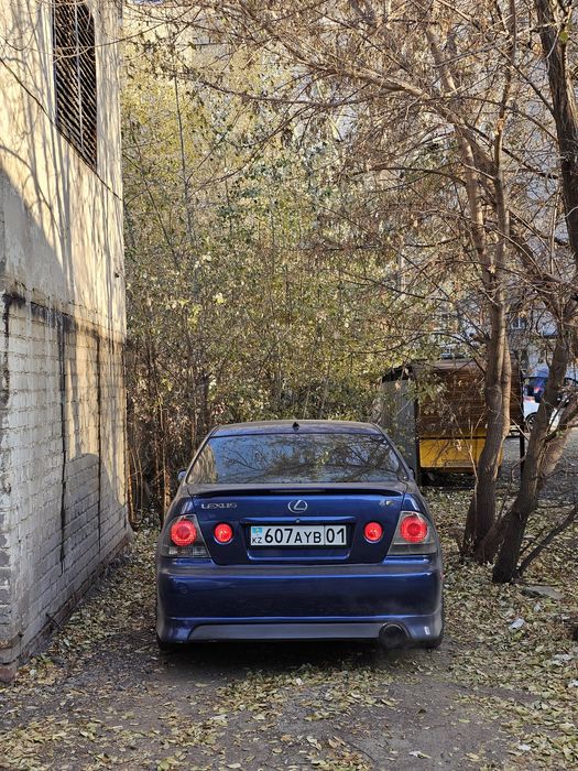 Продаю lexus is300 3л